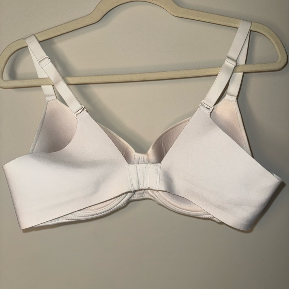 Bali White Full Coverage Ever Smooth Bra - Picture 3 of 6